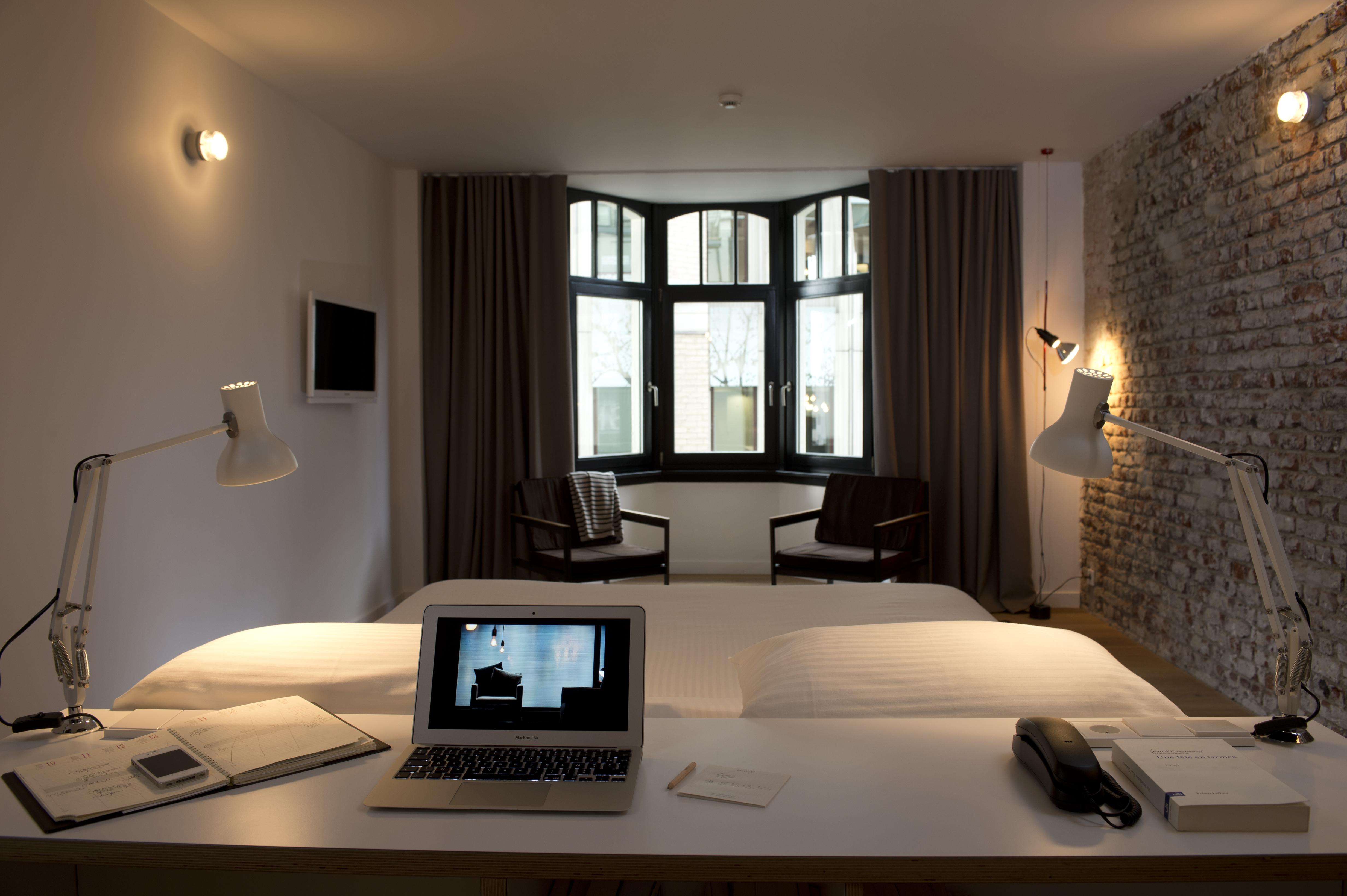9hotel Hotel